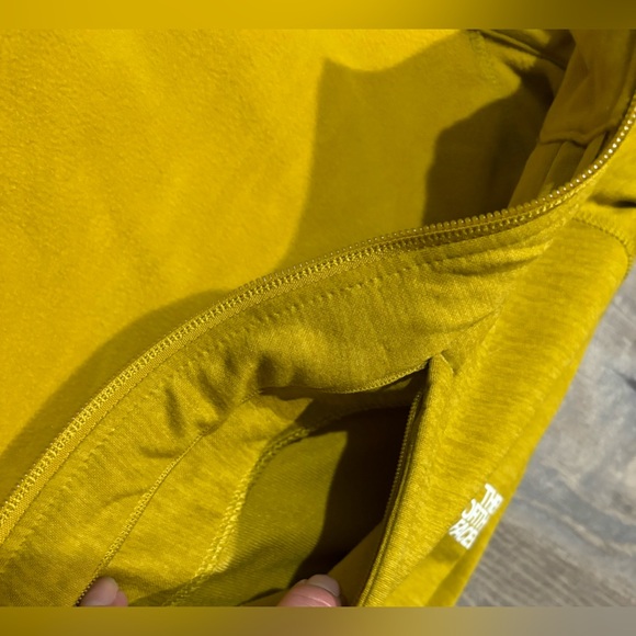 NORTHFACE PULLOVER — XXL - Picture 7 of 8